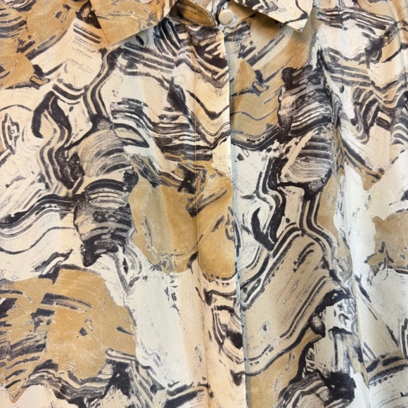 Lafayette 148 New York clementine silk blouse Abstract Print Hidden Buttons Sz M - Picture 8 of 14